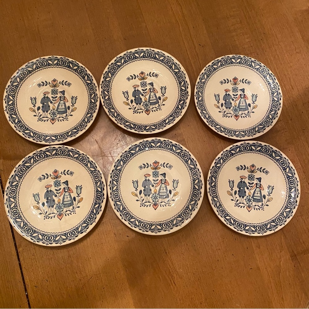 Set of 6 saucers Hearts & Flowers Smooth by JOHNSON BROTHERS some wear